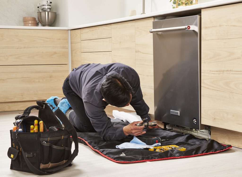 How to Pull Out & Remove a Diswasher (Step-by-Step)